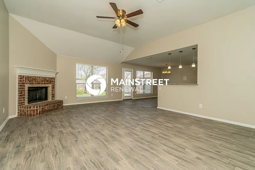 8015 Splitrail Ct — Photo 2