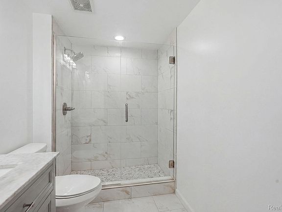 3rd image of 3320 Spinnaker Ln APT 7A