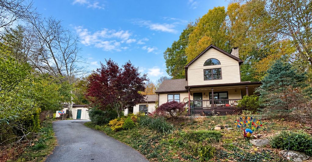 368 Westbrook Dr - Property Image