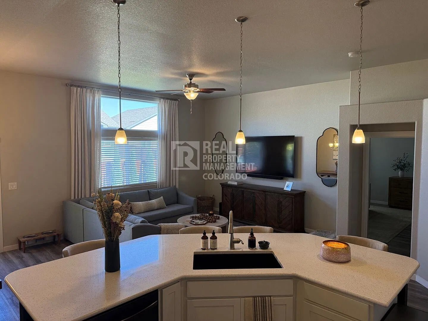 Beautiful 5 Bedroom Ranch Home with Finished Basement in Severance — Photo 4