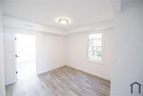 431 Brandywine St SE #101 — Photo 8
