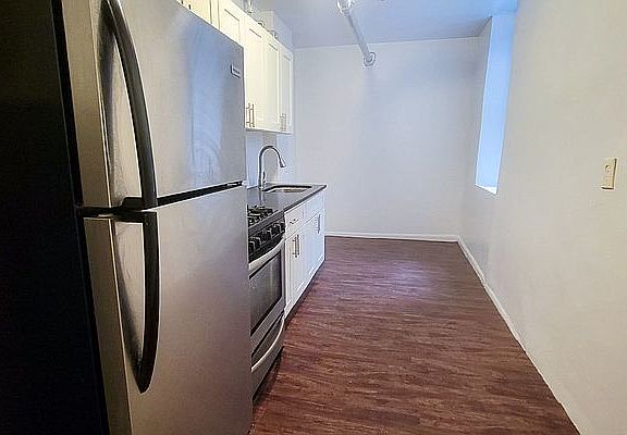 2nd image of 2541 Aqueduct Ave W #St1