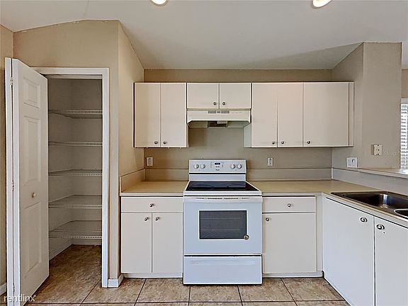 4th image of 11420 Crestlake Village Dr