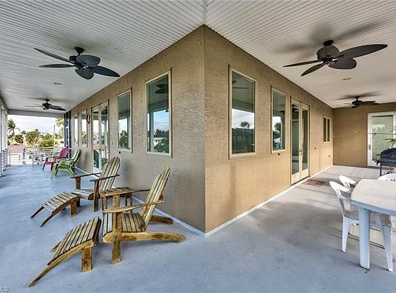 5th image of 5709 Estero Blvd