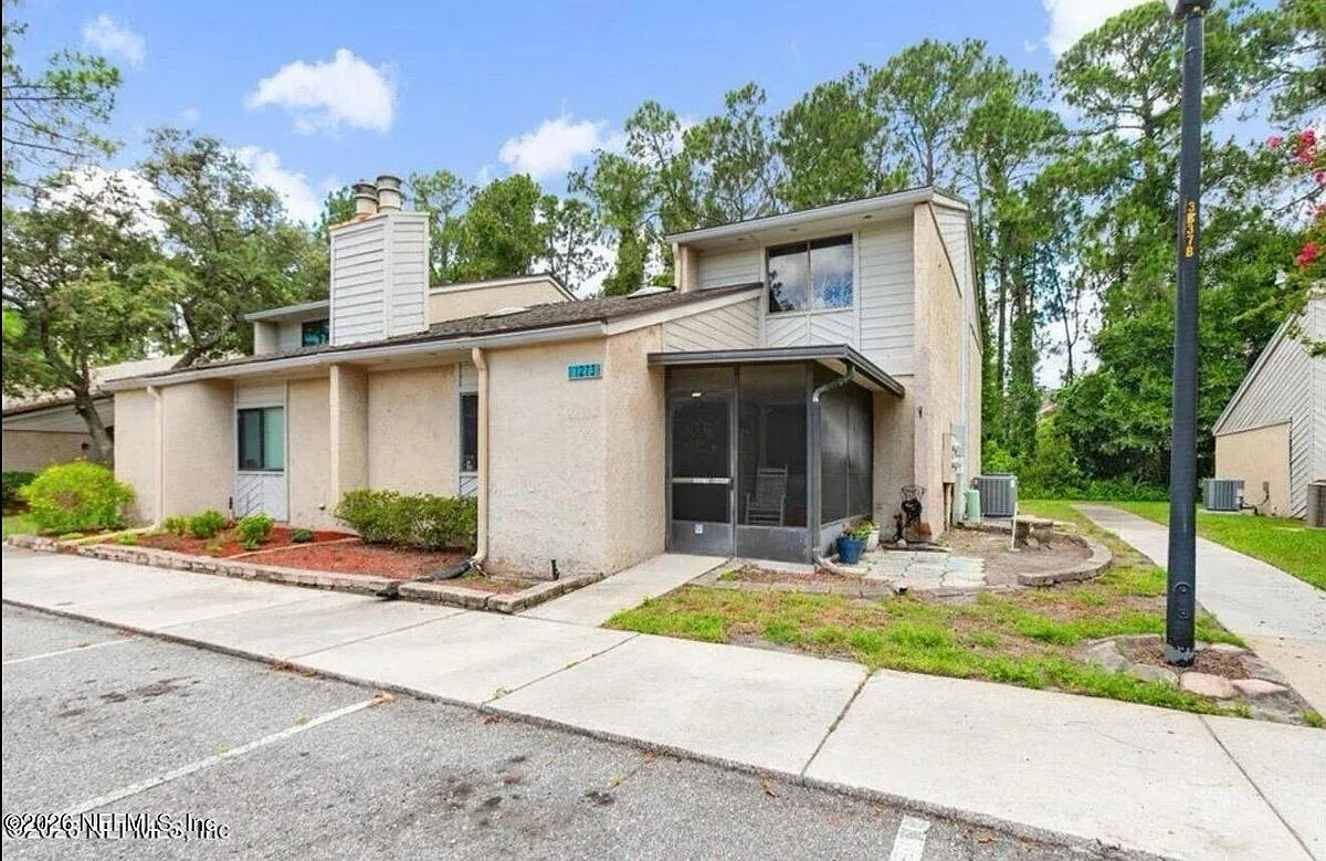 3801 Crown Point Rd — Photo 1