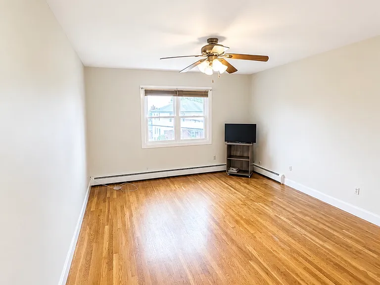 61 Mansion Ave #2 — Photo 9