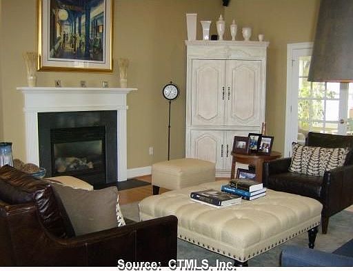 2nd image of 11 Worthington Dr