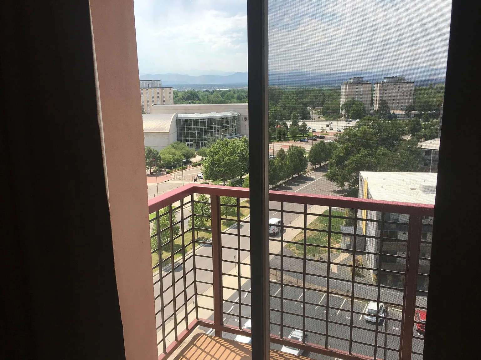 2 bed, 936 sqft, $1,799 — Photo 3