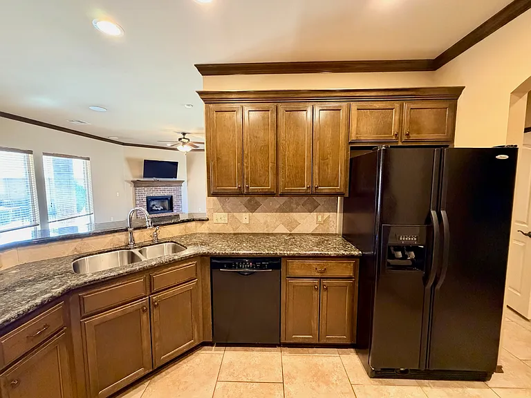 12600 N Rockwell Ave #63 — Photo 14