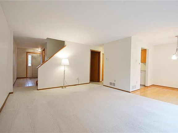 3rd image of 3 Monmouth Dr