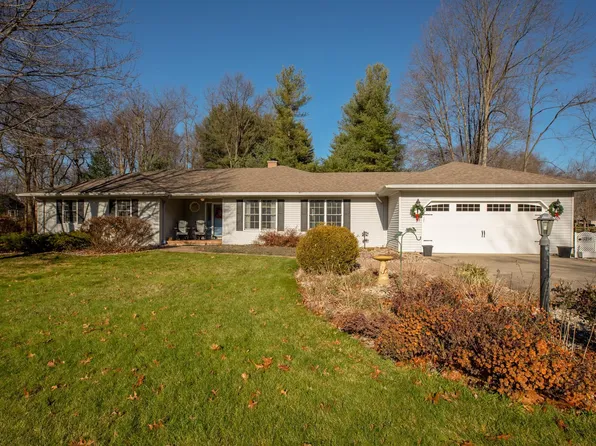 15216 Yorkshire Dr, Plymouth, IN 46563