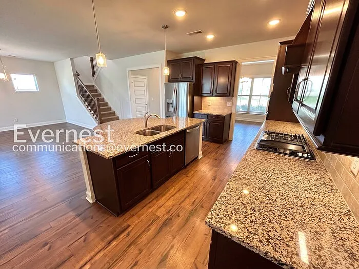 1122 Carlisle Pl — Photo 3