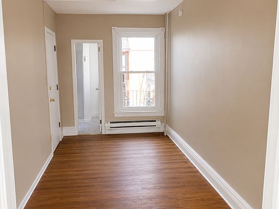 3rd image of 1823 W Linden St Floor 2