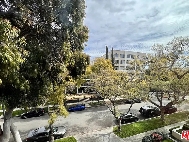 415 N Palm Dr #301 — Photo 19