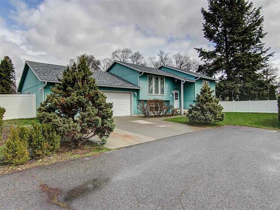 2nd image of 222 N Morrow Ln
