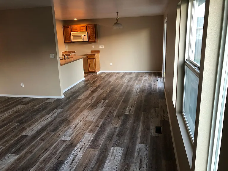 1075 N 14 E — Photo 18