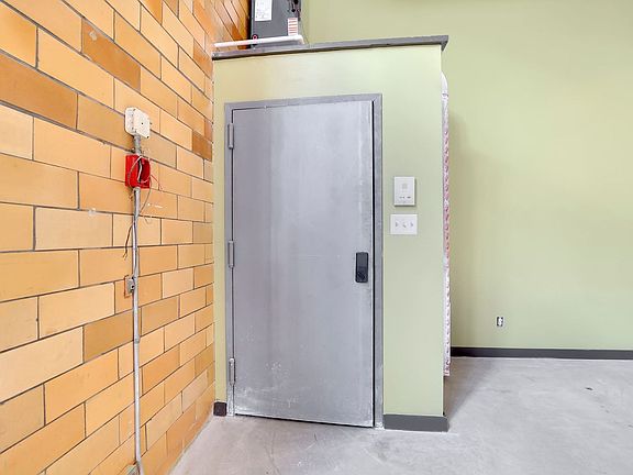 3rd image of 111 W Norris St #4