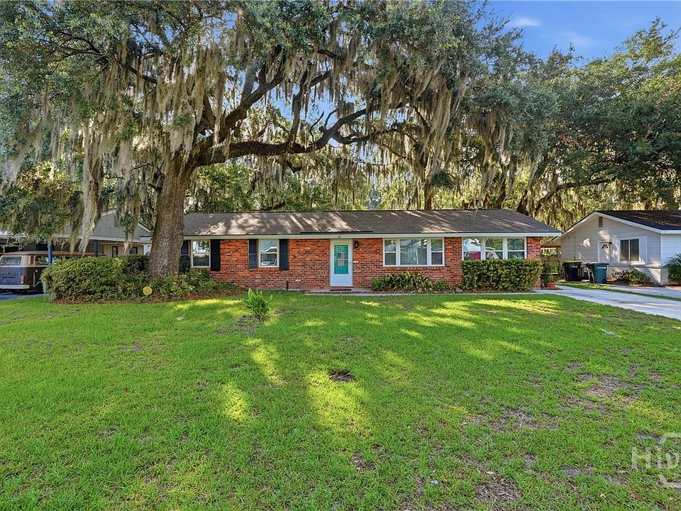 1st image of 32 Silverstone Cir
