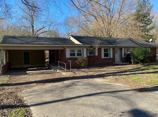 135 Sunset Ave, Camden, TN 38320