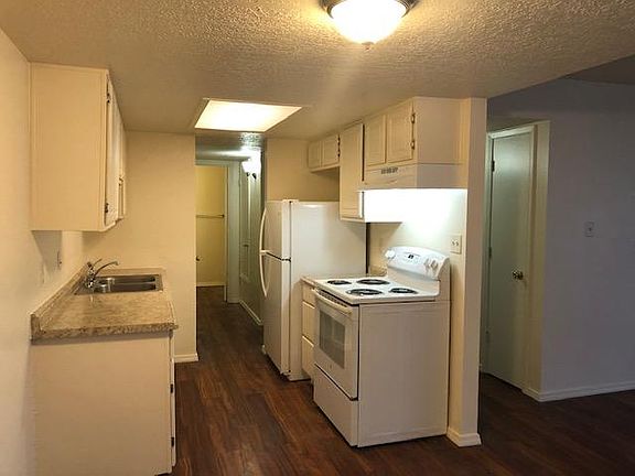 4th image of 3524 Tyson Pl NE #B