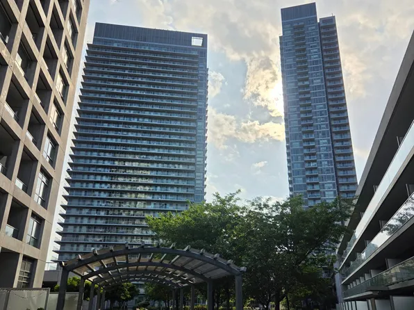 2035 Sheppard Ave E #221, Toronto, ON M2J 0A8