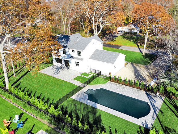 SALTWATER POOL INCLUDED