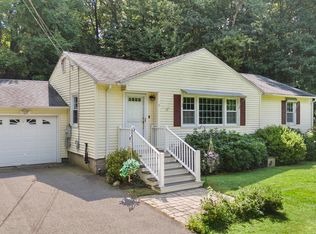 5 Rockview Dr, Cheshire, CT 06410