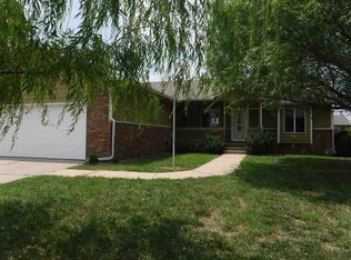 1735 N Prairie Run Cir, Mulvane, KS 67110