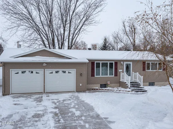 512 N Sheyenne St, McVille, ND 58254