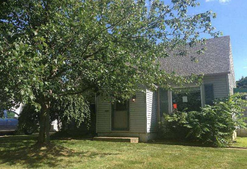 1st image of 825 E 6th St