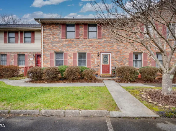 2015 Williamsburg Sq, Johnson City, TN 37604