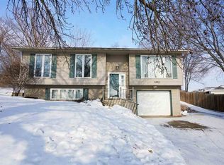 3956 Valdez Dr, Waterloo, IA 50701