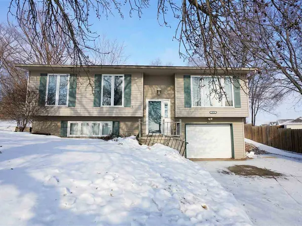 3956 Valdez Dr, Waterloo, IA 50701