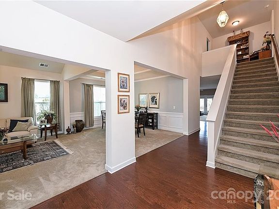 3rd image of 7190 Dove Field Ln