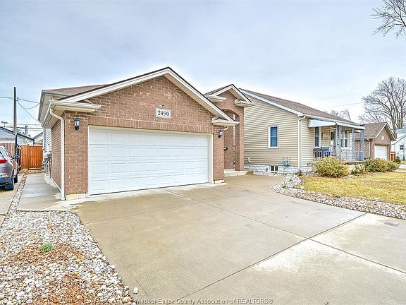 3rd image of 2490 Bernard Rd