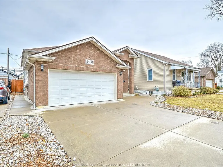2490 Bernard Rd — Photo 3