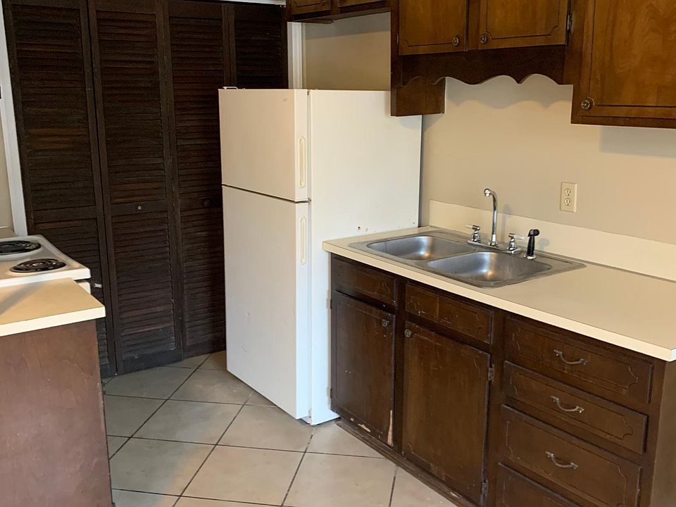 2nd image of 142 Fairway Ave #13