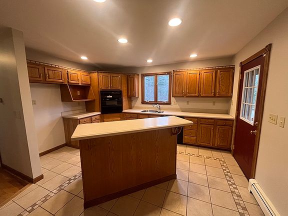 5th image of 985 Glebe St