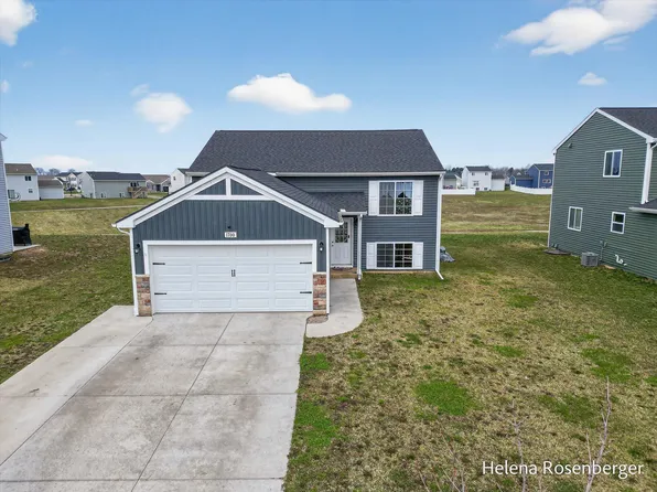 1700 Harper Grove Ln, Vicksburg, MI 49097