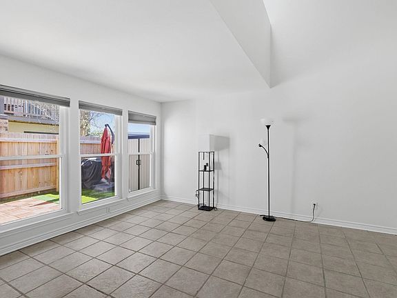 2nd image of 1020 W McNeese St APT 10B