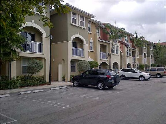 4th image of 8999 NW 107th Ct Unit 102