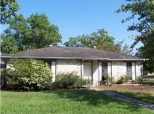 1301 Northview Ct, Angleton, TX 77515