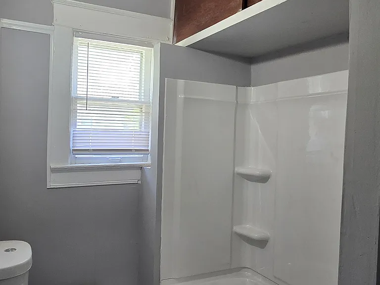 1541 Chelsea Ave — Photo 6