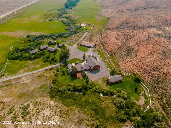 1068 Horse Creek Rd, Dubois, WY 82513