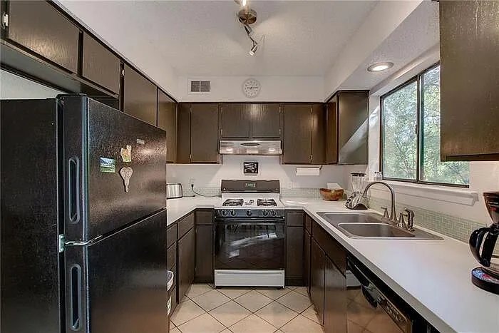 6211 Adalee Ave #A — Photo 7