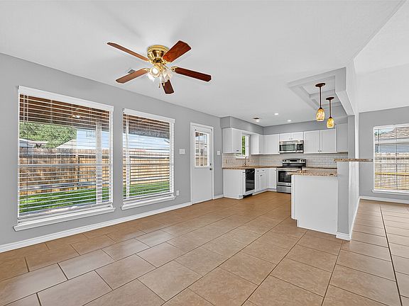4th image of 18402 Willow Moss Dr #18402