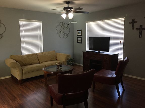 4th image of 1216 E Carson St