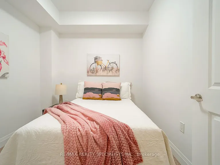 5289 Highway 7 #D902 — Photo 26