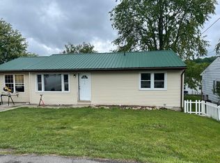 910 Alvin St, Flatwoods, KY 41139