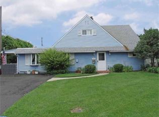 5 Nestingrock Ln, Levittown, PA 19054